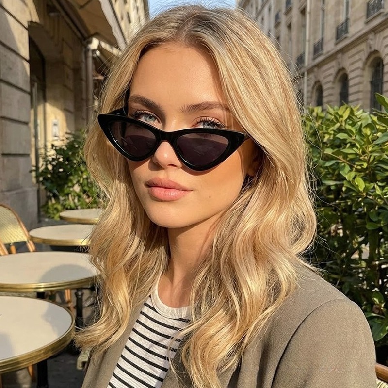 Sexy kleine driehoekige Cat Ey - Streetwear Brand Cat recensie en prijs